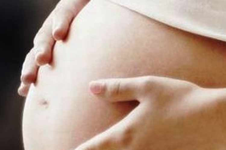 Nevetőgázzal megkönnyíthető a szülés