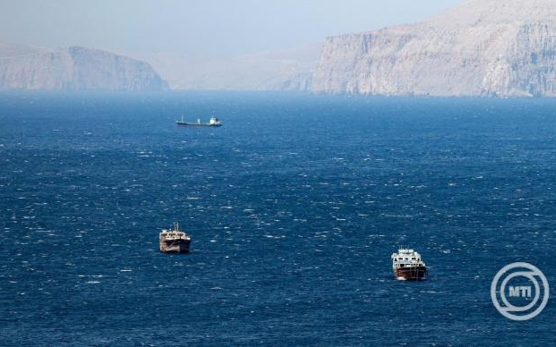 Irán bejelentette a Hormuzi-szoros lezárását