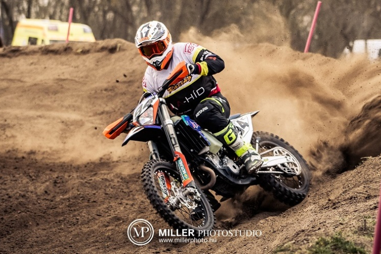 Hertlik Donoven legjobb magyarként állhatott dobogóra az endurocross nyitóversenyén