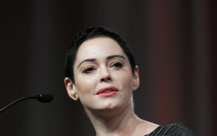 Weinstein-ügy - Rose McGowan ellen elfogatóparancsot adtak ki kábítószer birtoklása miatt