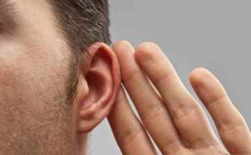 A vakság szimulálásával javítható a hallás