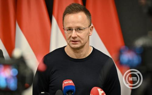 Iráni konfliktus - Szijjártó Péter: 76 utassal a fedélzetén landolt a mai mentesítő járatunk Budapesten