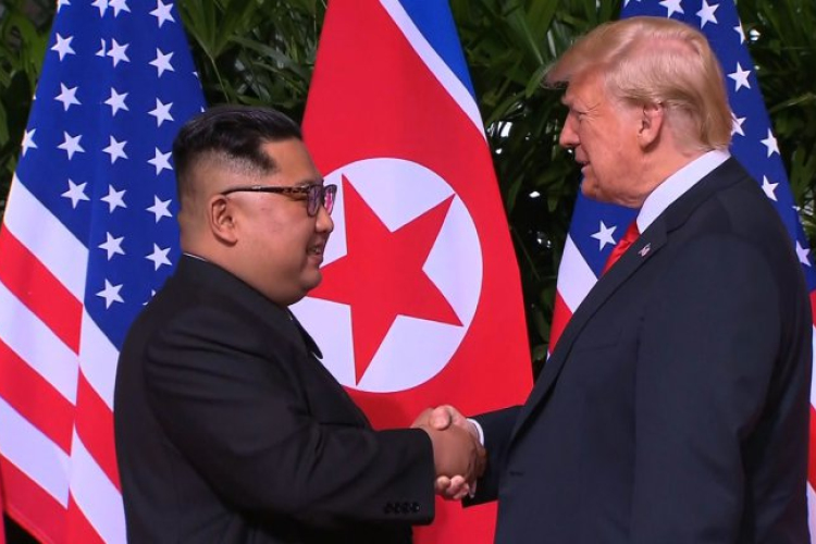 Négyszemközti megbeszéléssel kezdődik Trump és Kim találkozója Hanoiban