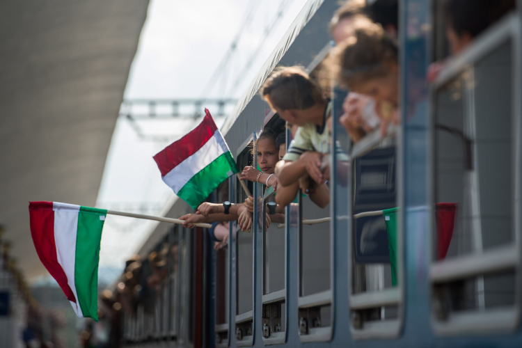 Minden idők leghosszabb zarándokvonata indul a csíksomlyói pápai misére