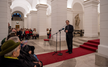 Díjátadóval egybekötött megnyitó a Szent István Bazilikában